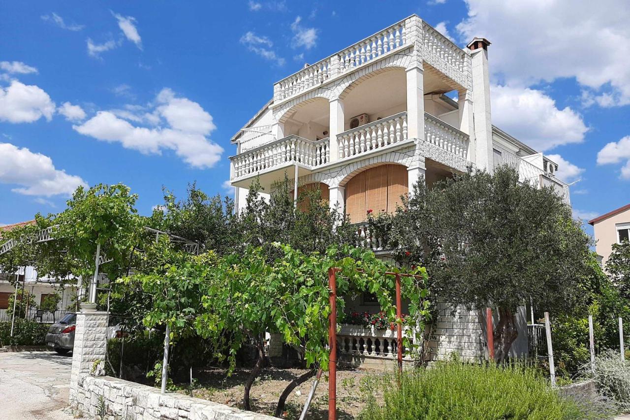 Apartments And Rooms With Parking Space Kastel Stafilic, Kastela - 18673 ภายนอก รูปภาพ