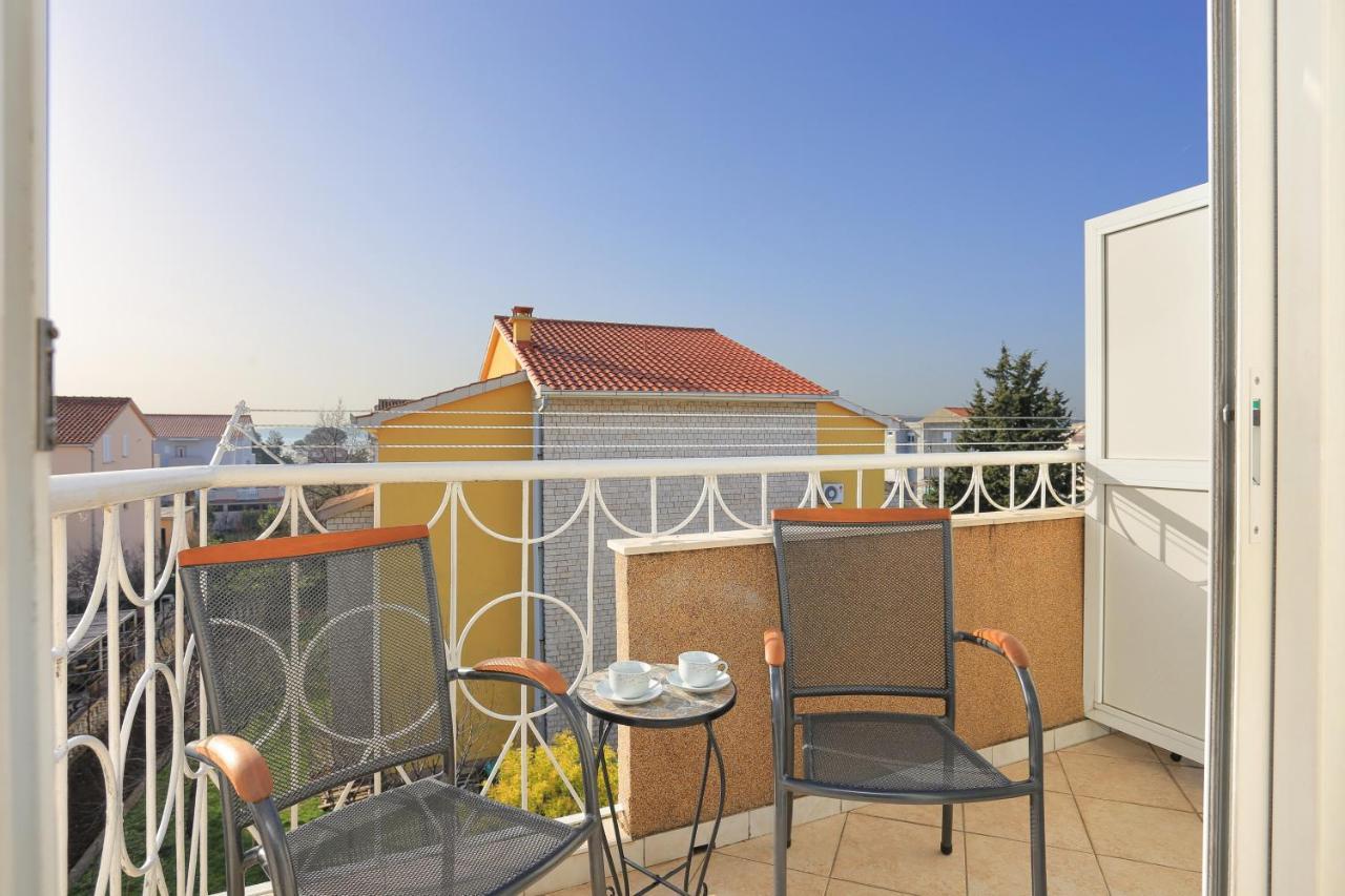 Apartments And Rooms With Parking Space Kastel Stafilic, Kastela - 18673 ภายนอก รูปภาพ