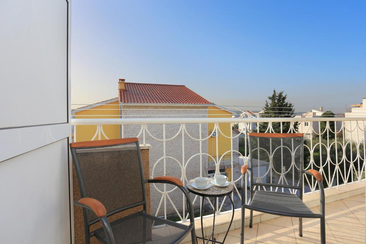 Apartments And Rooms With Parking Space Kastel Stafilic, Kastela - 18673 ภายนอก รูปภาพ