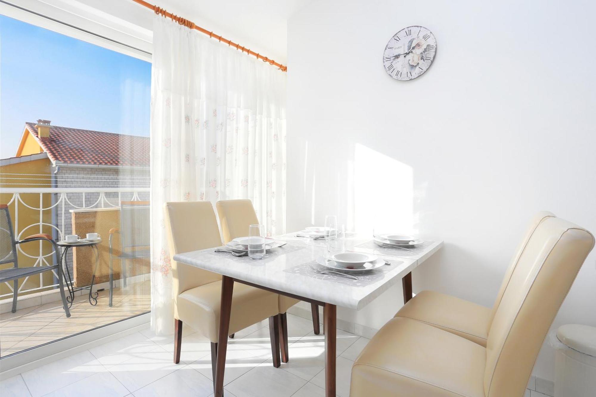 Apartments And Rooms With Parking Space Kastel Stafilic, Kastela - 18673 ห้อง รูปภาพ