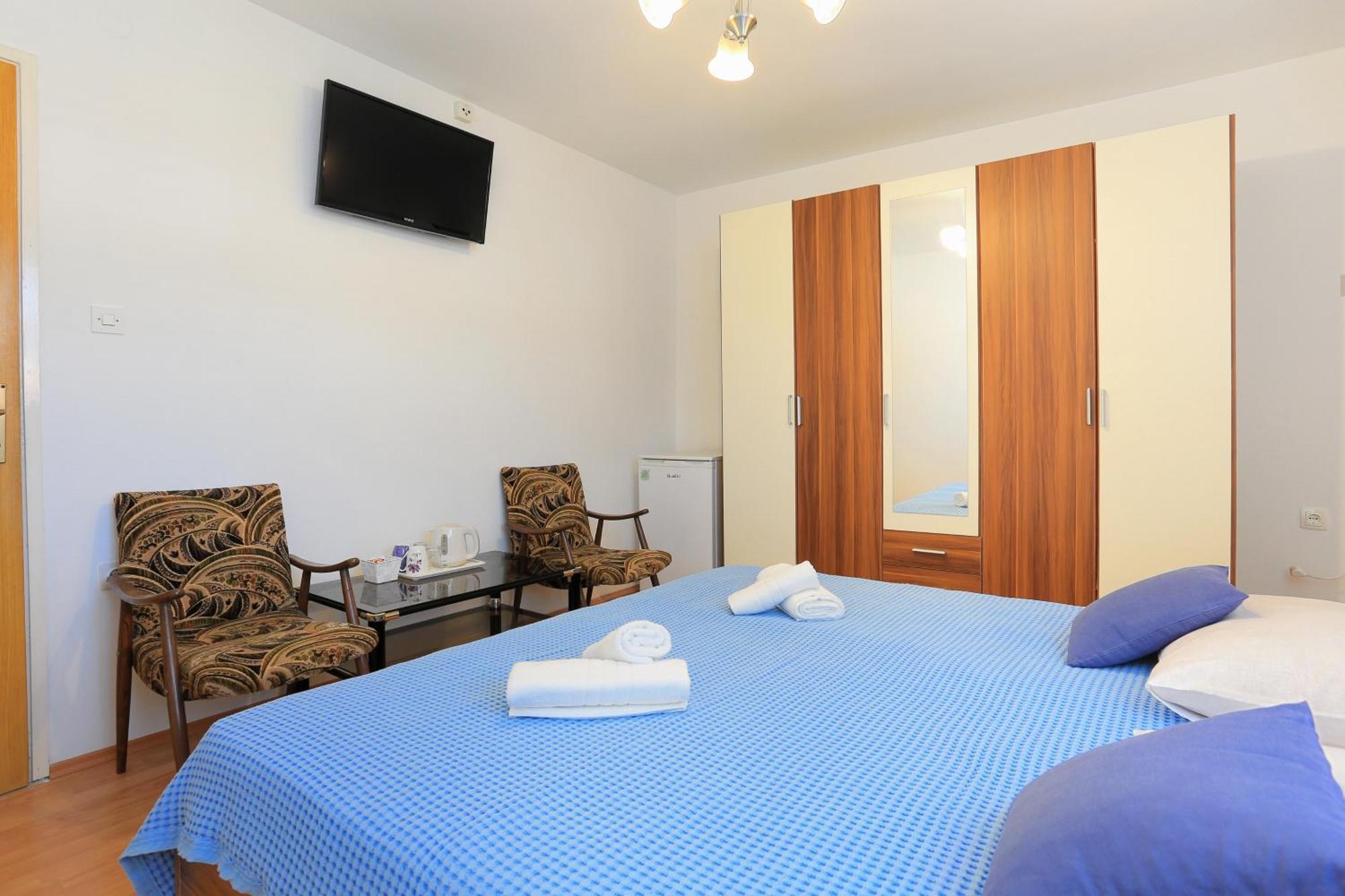 Apartments And Rooms With Parking Space Kastel Stafilic, Kastela - 18673 ห้อง รูปภาพ